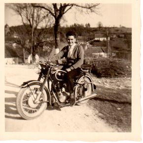 Mein-Vater-durfte-auch-mal-probesitzen.jpg
